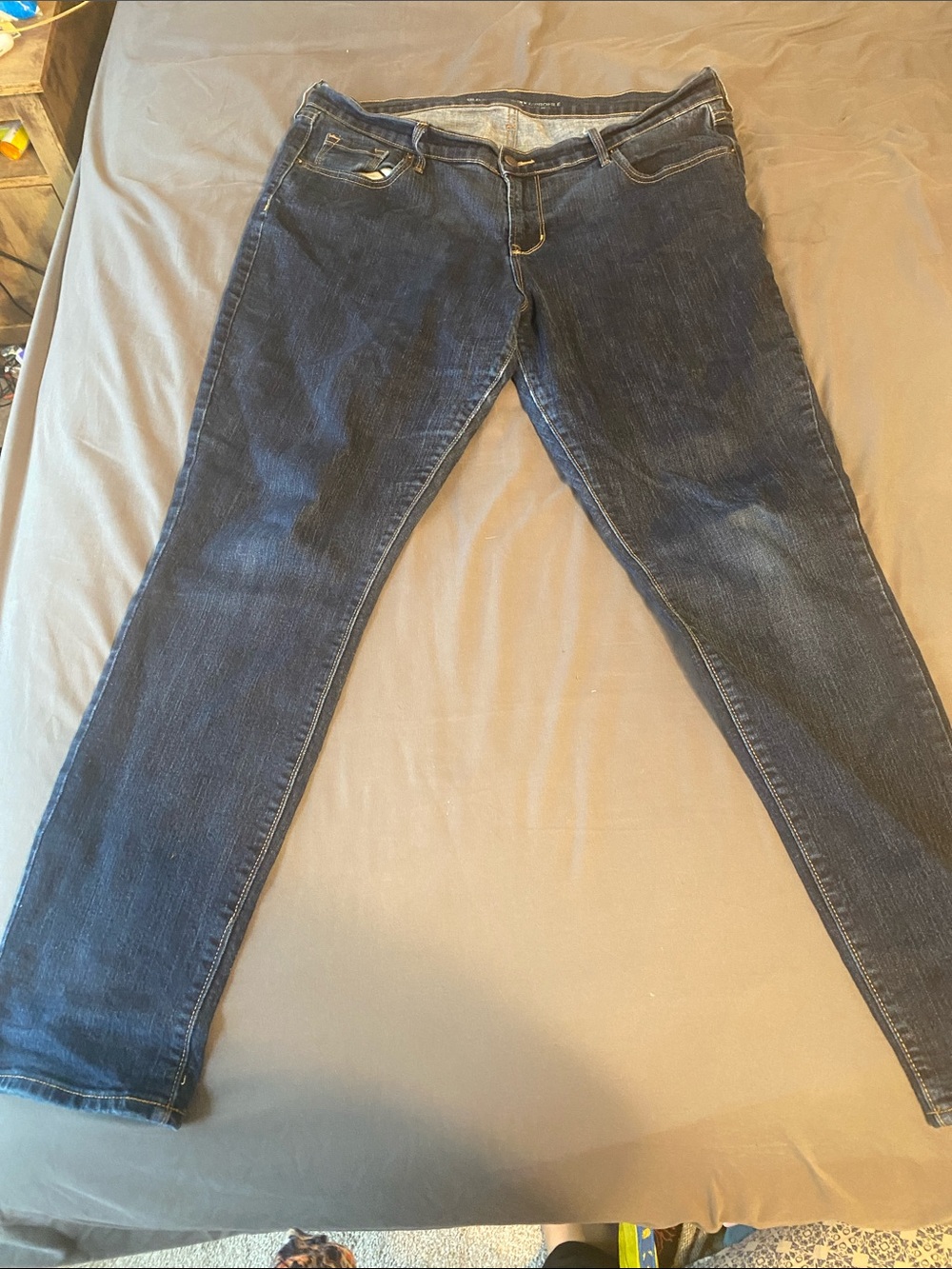 Old Navy Women's Curvy Skinny Jeans in Dark Blue Wash